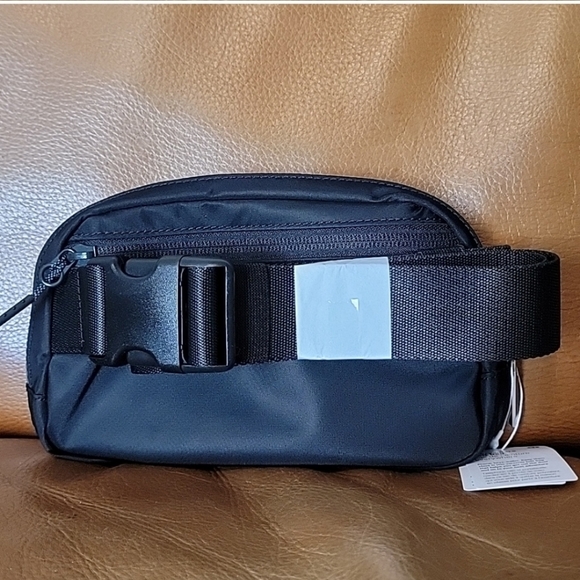 lululemon athletica Bags Nwt Original Lululemon Everywhere Belt Bag Fanny Pack Black And